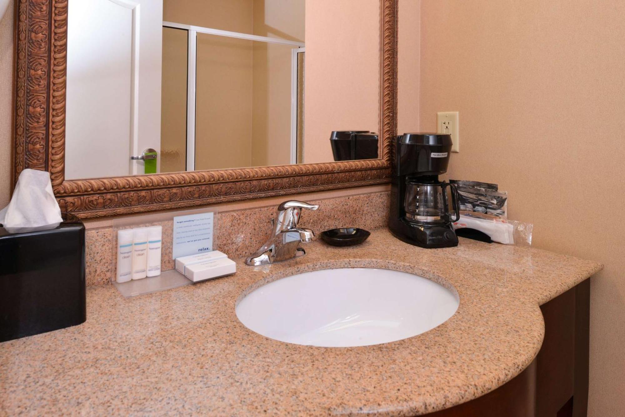 Hampton Inn By Hilton Litchfield Ngoại thất bức ảnh